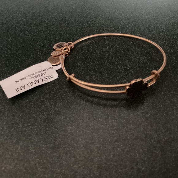 Alex and Ani Expandable Wire Bracelet Four Leaf Clover Slider New with tag - Picture 4 of 10